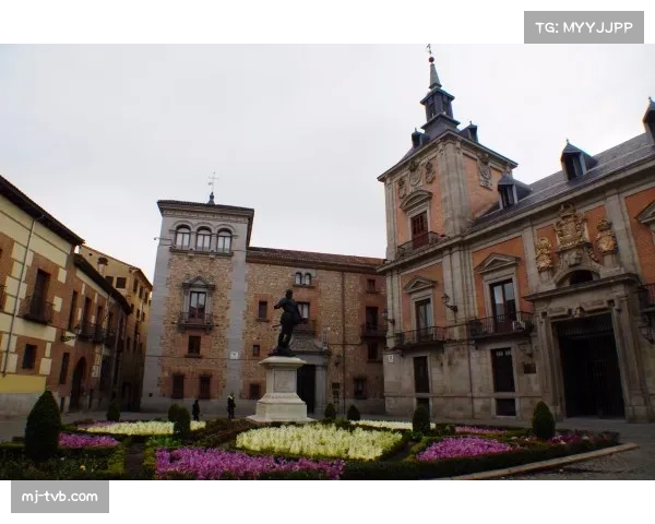 马德里市政厅在市中心广场设立巨型屏幕，供球迷免费观赛